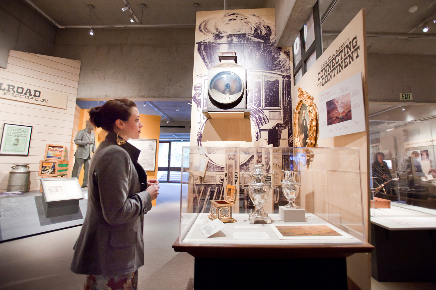 Thief Hits Oakland Museum-Again